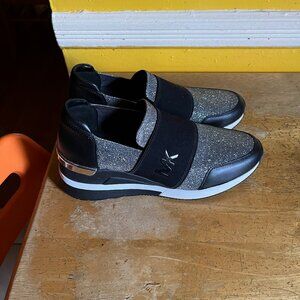 Michael Kors Felix Trainer size 7.5 Black/ Silver